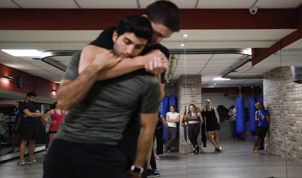 Sascha de Vries: Was im Ernstfall schützt und weshalb Selbstverteidigung mit der richtigen Haltung beginnt